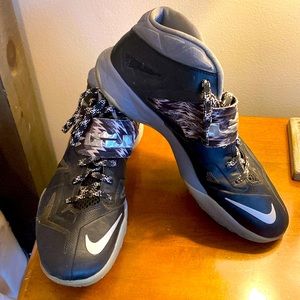 Nike LeBron Zoom soldier. Size 12